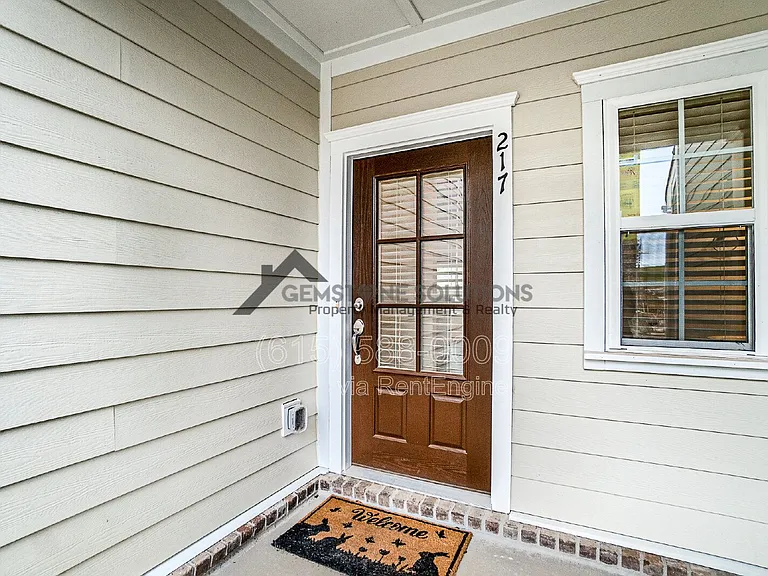 217 Kinsale Dr — Photo 3