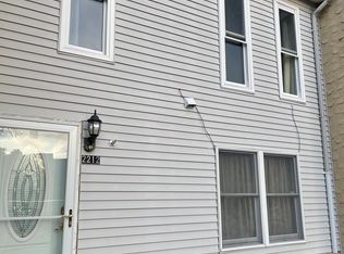 2212 Dickens Ter, Newark, DE 19702