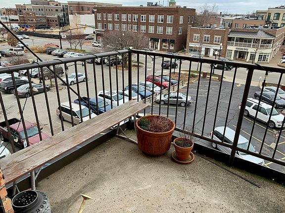 4th image of 17 W 10th St Unit 390