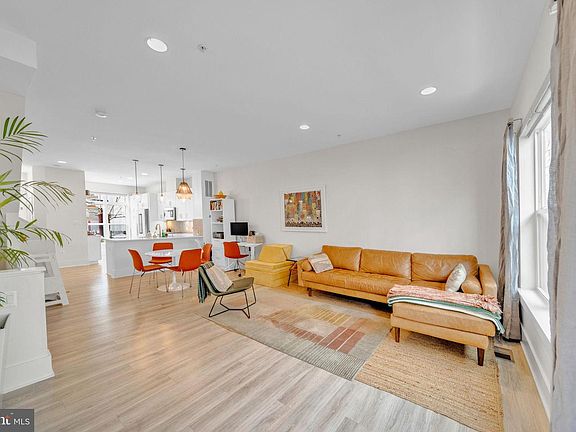 5th image of 11326 Emerald Park Rd