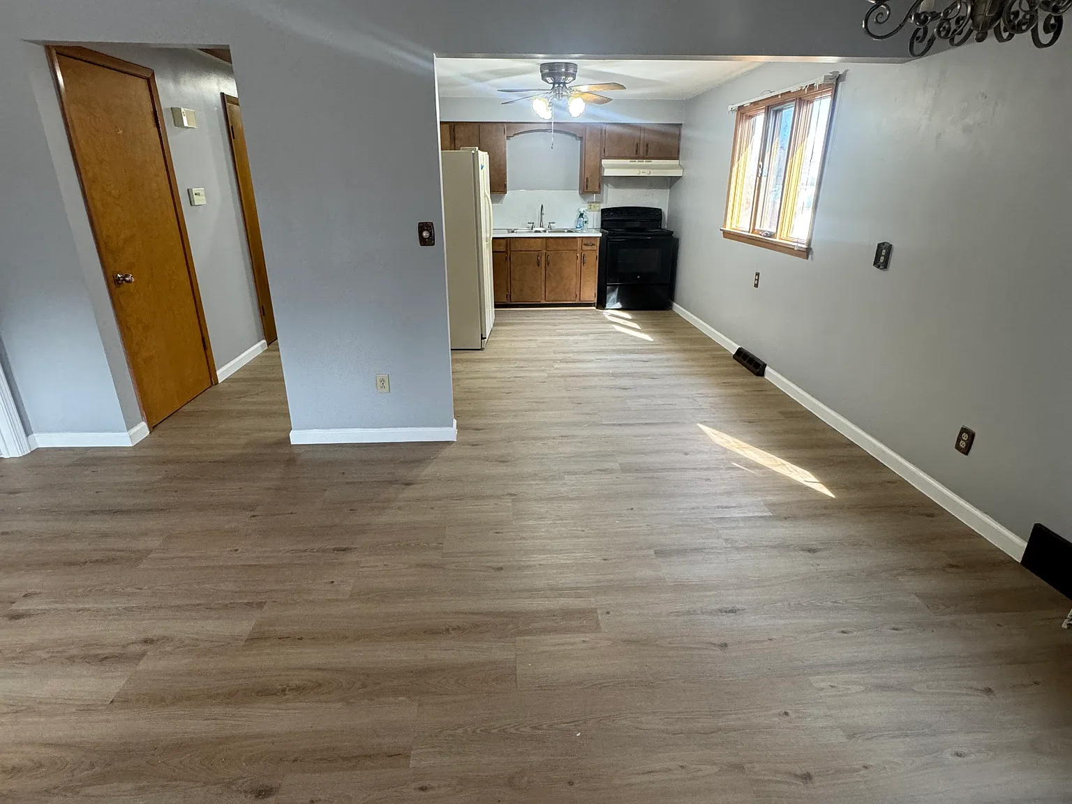 2 bed, 900 sqft, $1,300 — Photo 4