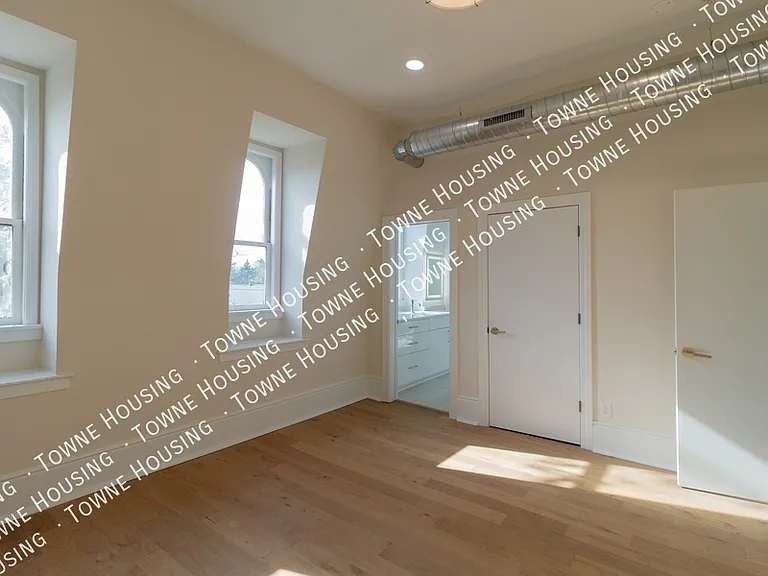 17 N Pearl St #4 — Photo 10