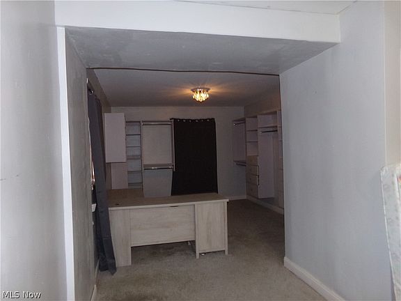 5th image of 993 Country Club Dr