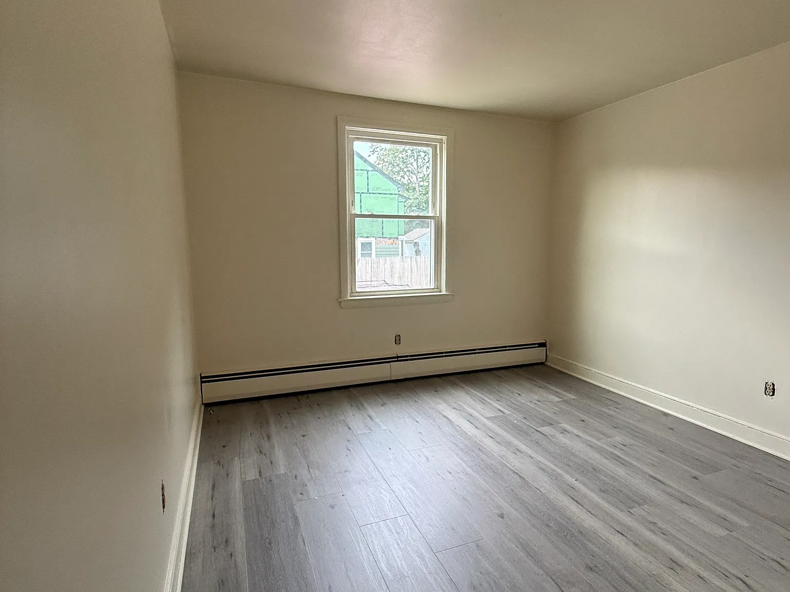2 bed, 650 sqft, $2,200 — Photo 3