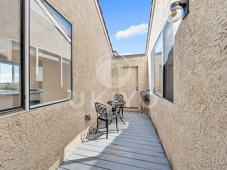 265 Potrero St — Photo 27