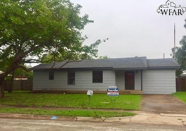 1st image of 2927 Featherston Ave