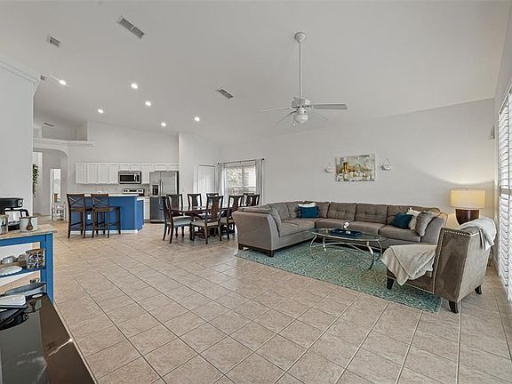 5th image of 227 Vizcay Way