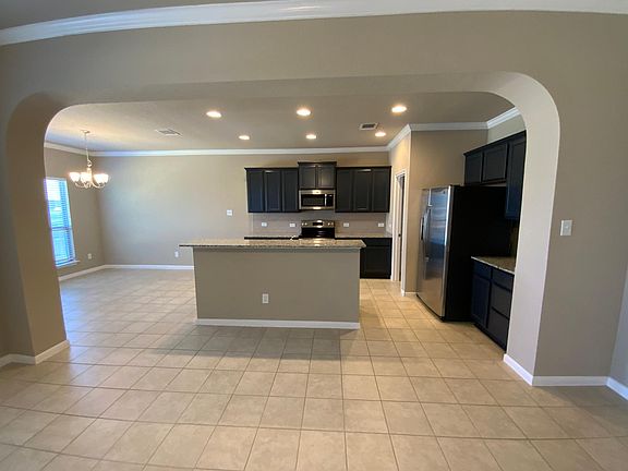 5th image of 822 Wyndcrest Dr