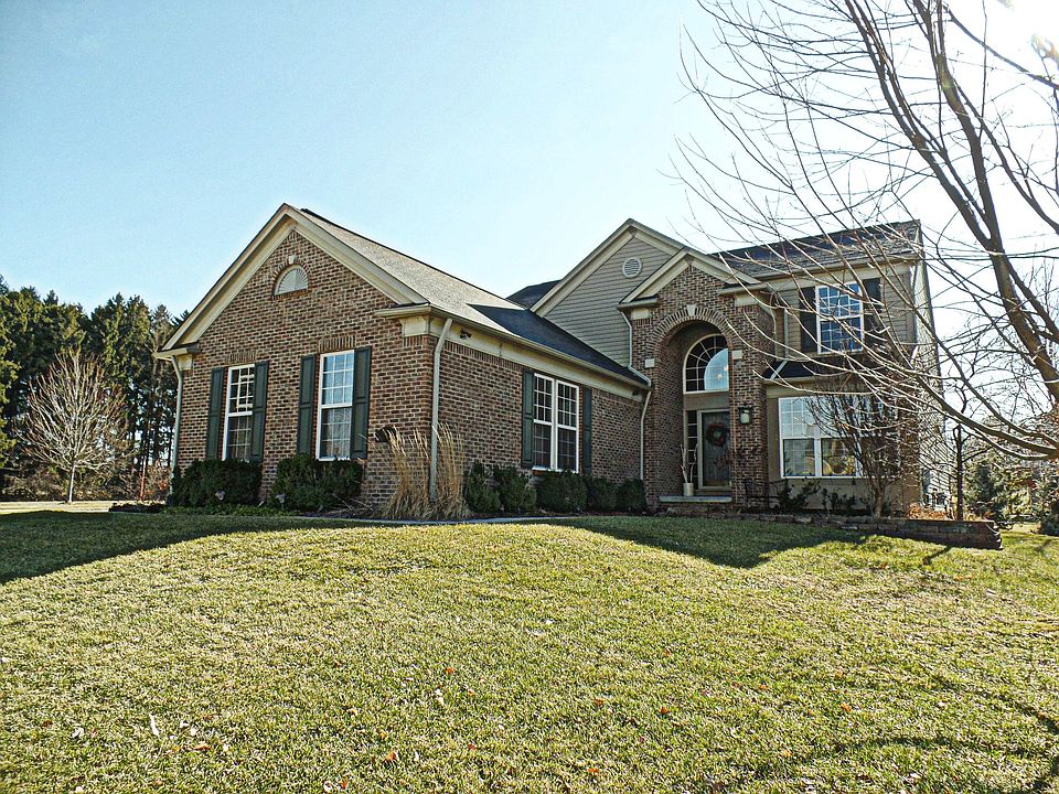 1st image of 923 Running Brook Dr