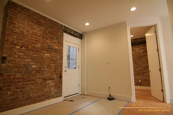 Rented by aptsandlofts.com | media 25