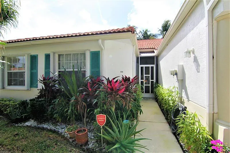 2 bed, 2.0 bath, 1246 sqft, $3,000 — Photo 2