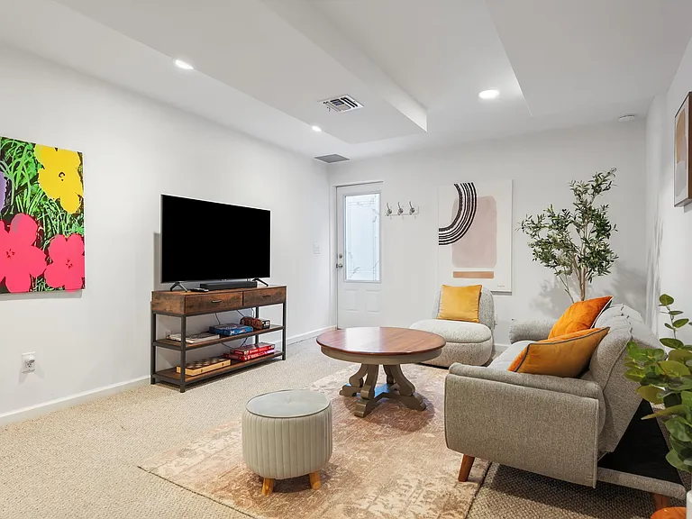 39 Hollow Ln — Photo 29