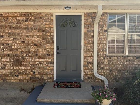 5th image of 184 Woodcliff Cir
