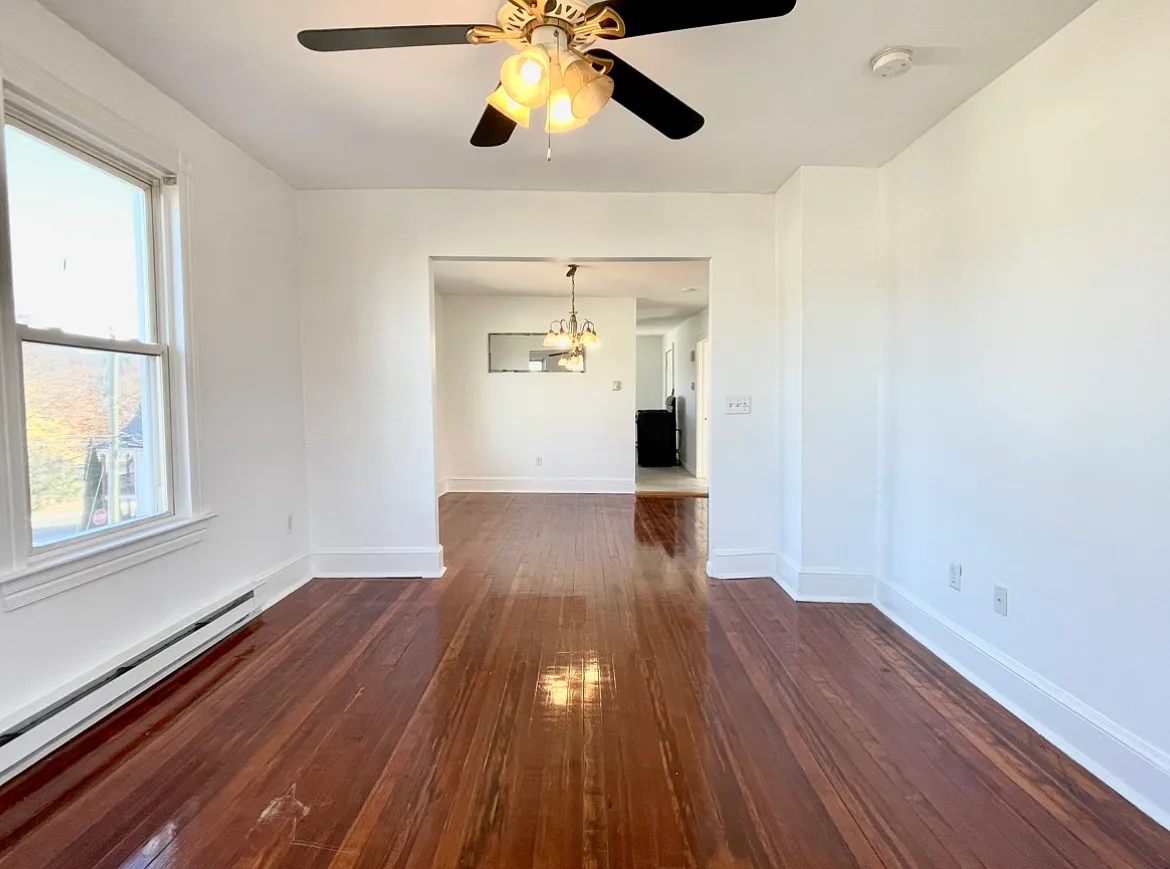 Building Photo - 76 E Pearl St #2