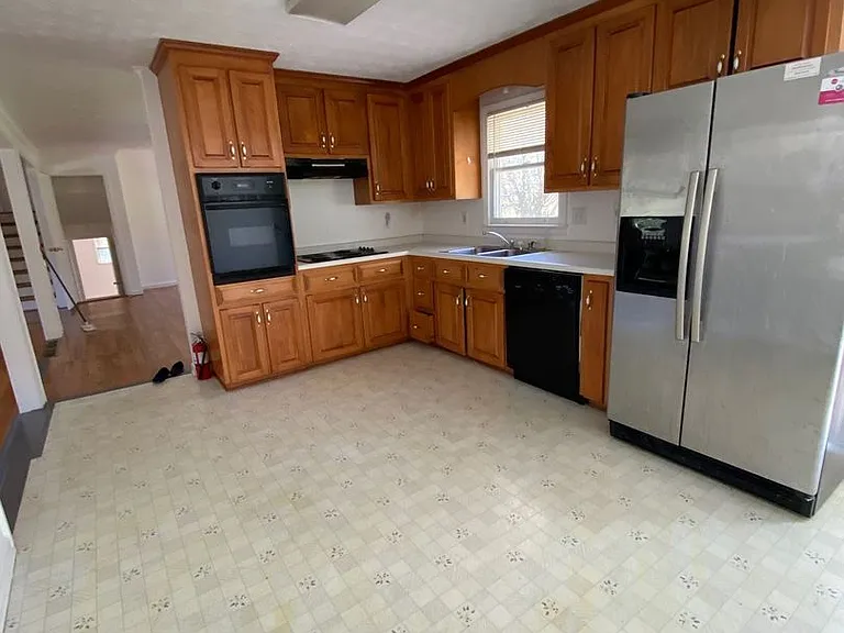 651 Oneta Dr — Photo 3