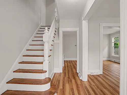 156 Hawthorne Ave Photo 1