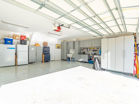 3rd image of 125 Camelia Park Ln