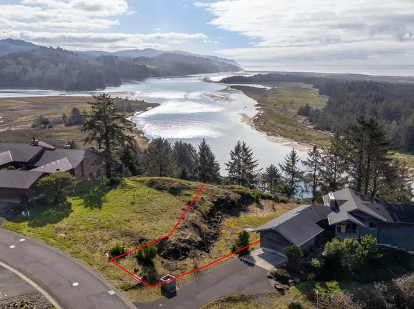 7400 Kingfisher Loop, Pacific City, OR 97135