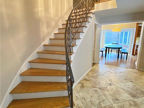 4th image of 10125 Echo Hill Dr