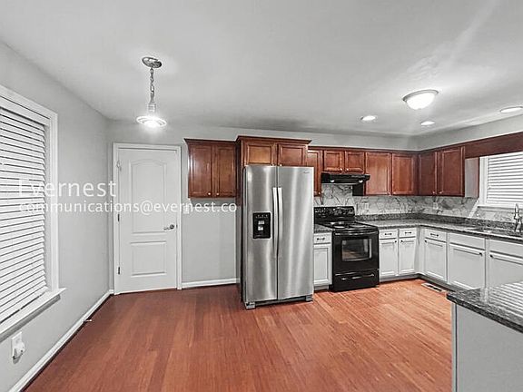 5th image of 1153 Smith St SW