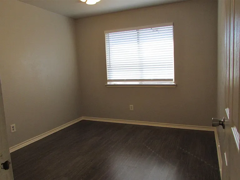 1509 Alamosa Dr — Photo 16