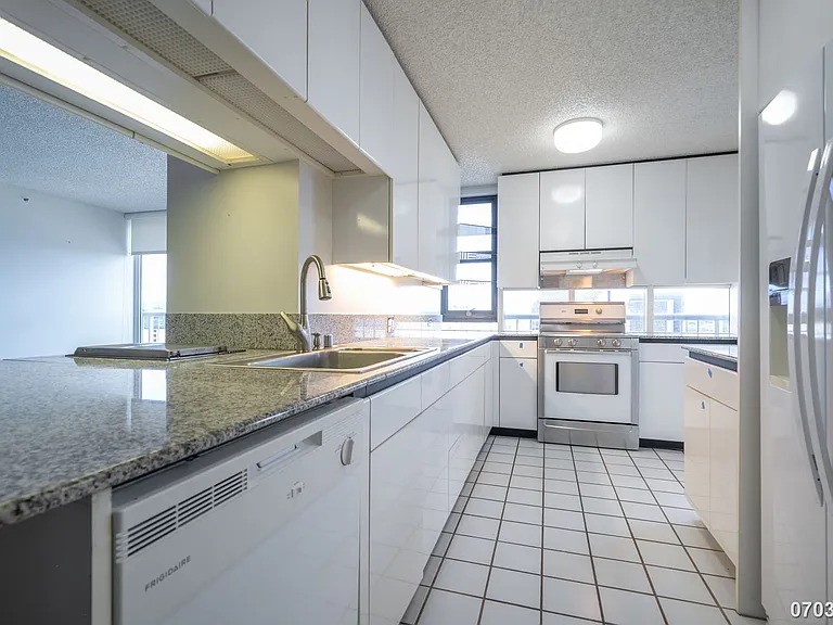 1212 Nuuanu Ave #3903 — Photo 16