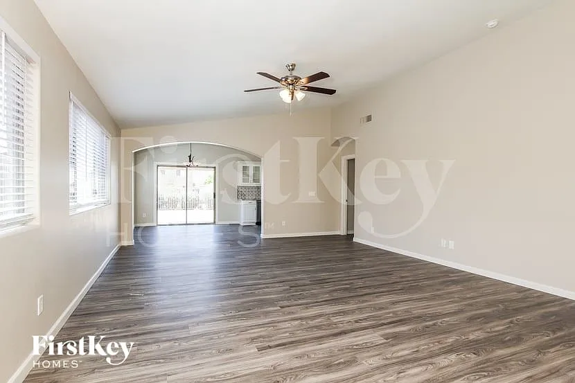 4 bed, 2.0 bath, 1574 sqft, $2,020 — Photo 3