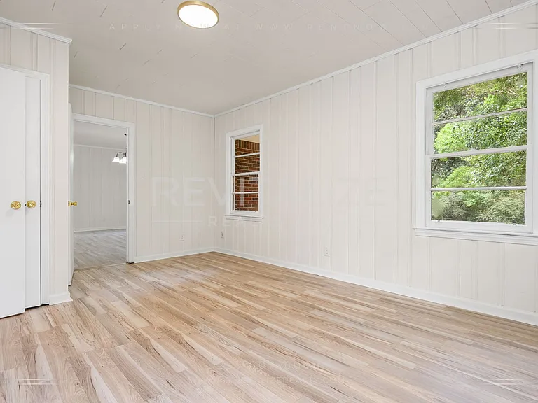 2505 Robin Hood Dr — Photo 11