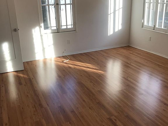3rd image of 1000 N Ogden Dr APT 3