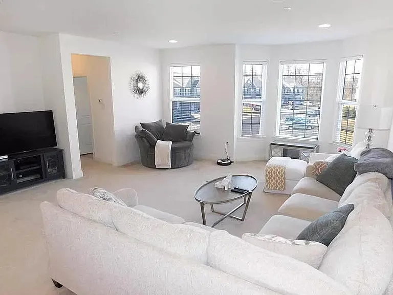 184 Saddlebrook Dr — Photo 3
