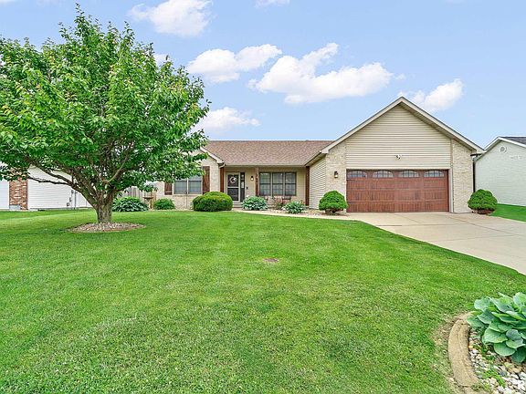 3rd image of 419 Brookside Glen Dr