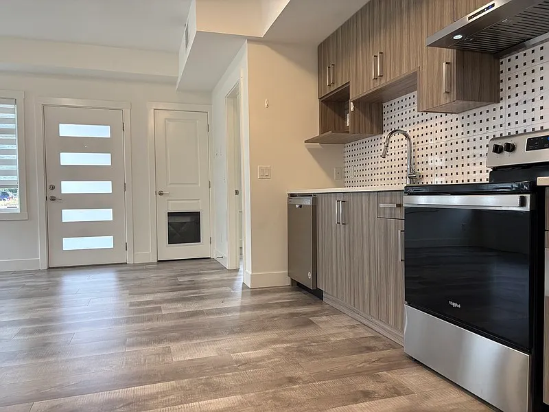 320 Mills Rd — Photo 3