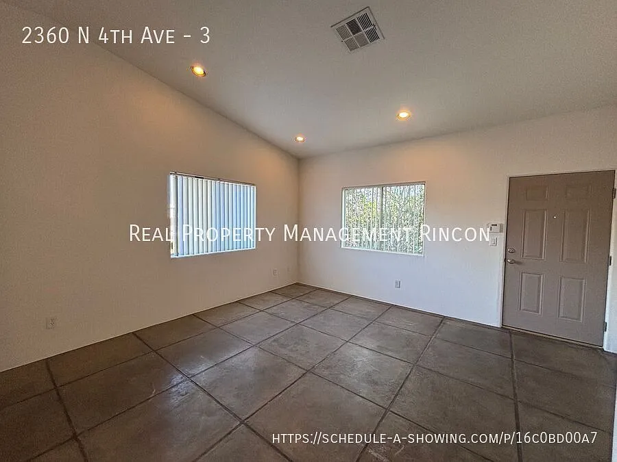 2-Bedroom / 2-Bath Near the University of Arizona | Approx. 10-Minute Bike Ride to Campus | Priva... — Photo 4