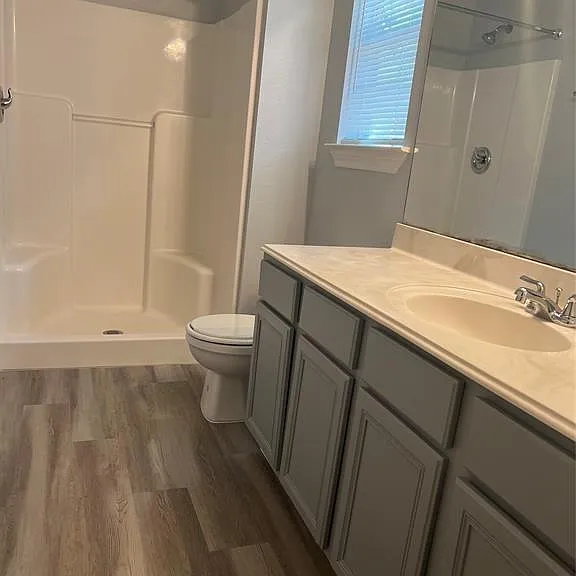 1104 E Walker St — Photo 13