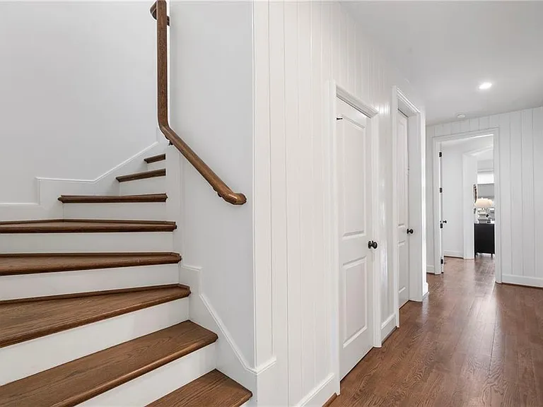 2711 Southwell St NE — Photo 42