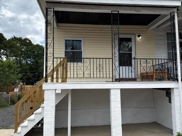 133 N Locust St, Mount Carmel, PA 17851