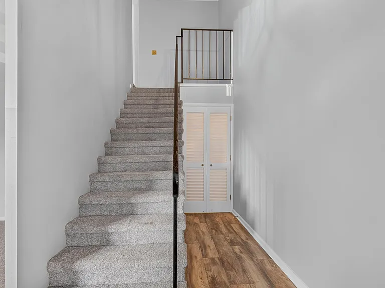 225 Harvest Dr — Photo 5