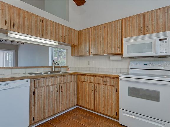 4th image of 3423 Laurel Dale Dr