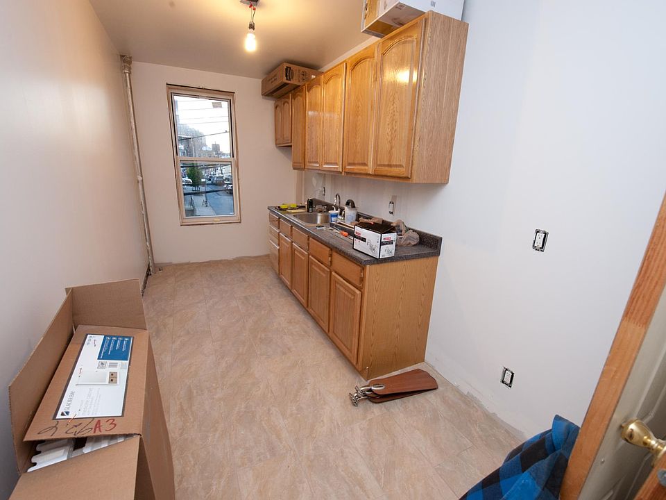 1st image of 2542 23rd St #2
