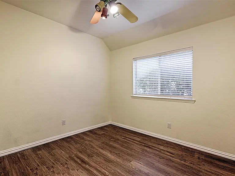 3912 Releigh Ct — Photo 16