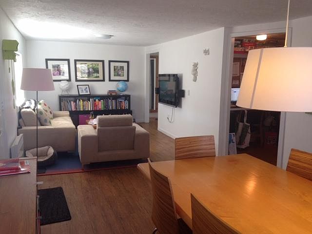2nd image of 204 S Stanley St