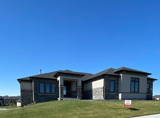 9445 Friedman St, Lincoln, NE 68516