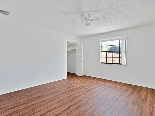 1160 25th Street SW, Vero Beach, FL 32962