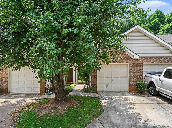 9610 Green Gable Ct, Charlotte, NC 28270