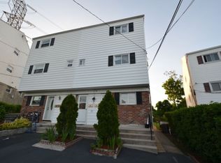 75 Elissa Ln, Yonkers, NY 10710
