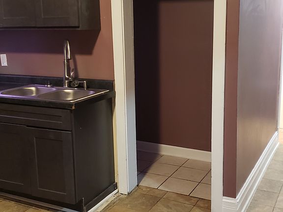 4th image of 1439 S Millard Ave #C