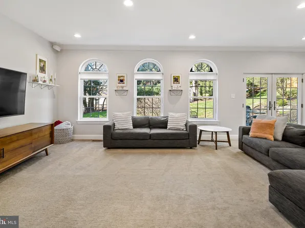 47 Dehaven Ave, West Conshohocken, PA 19428