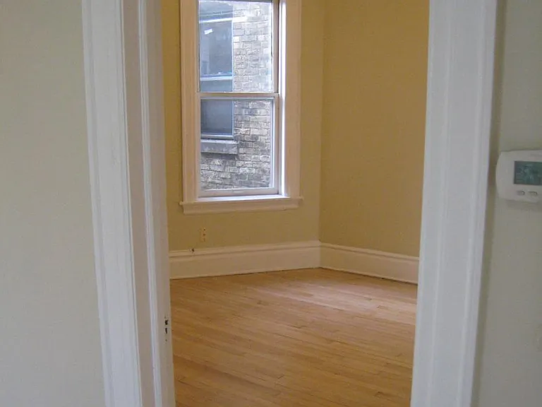 2nd bedroom (no closet)