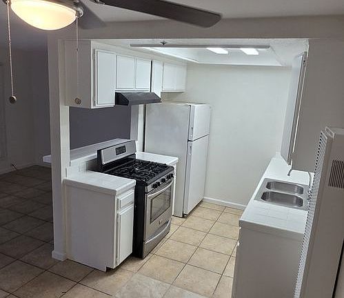 2nd image of 11603 Menlo Ave APT 2