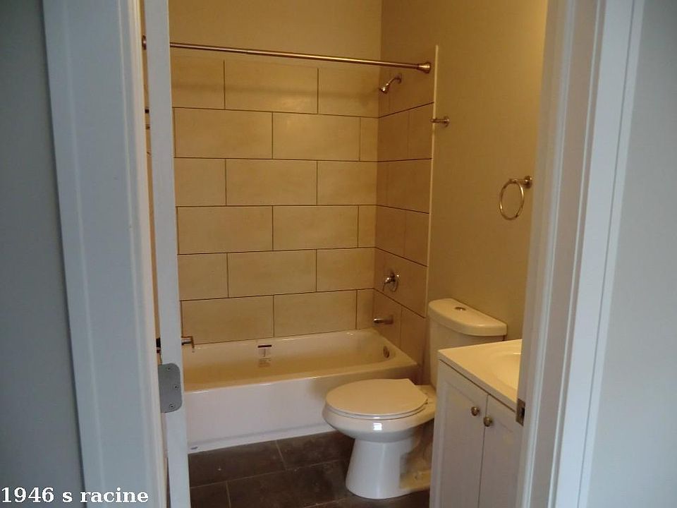 2nd image of 1946 S Racine Ave #1323